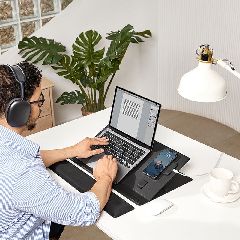 moft_smart_desk_mat_bagandwallet_kupit__2_.jpg